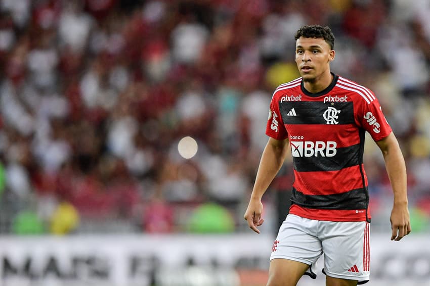 Aos 21 anos, Victor Hugo chega por empréstimo junto ao Flamengo. (Foto: Thiago Ribeiro/AGIF)