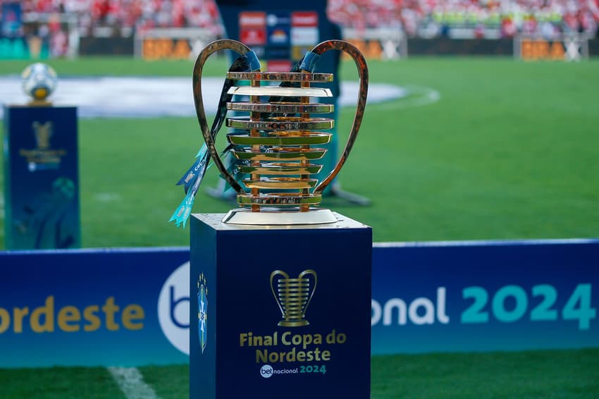 A Orelhuda, taça da Copa do Nordeste (Foto: Baggio Rodrigues/AGIF)