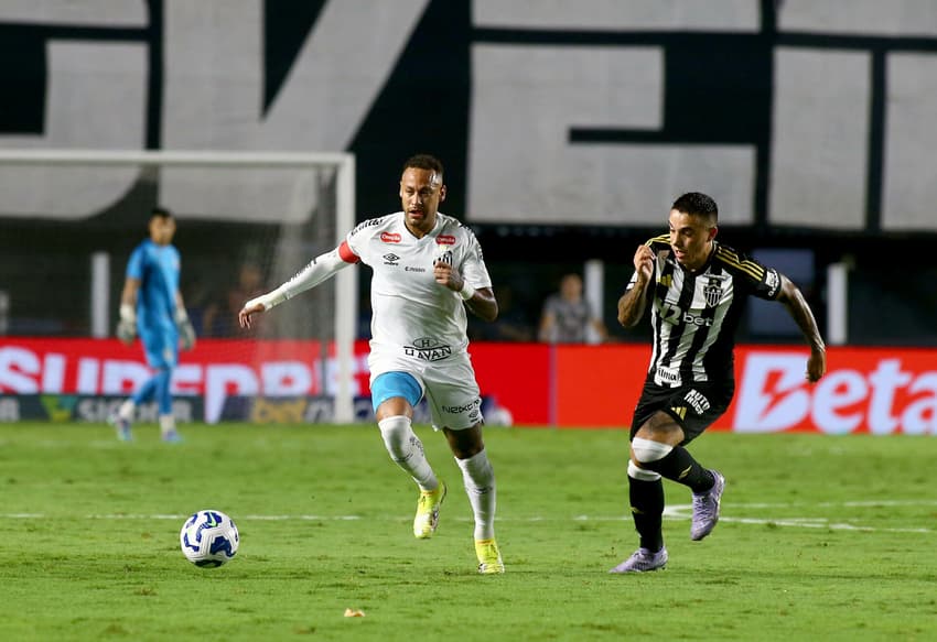 Neymar durante jogo contra o Atlético-MG, na Vila Belmiro., (Foto: Mauricio De Souza/AGIF)