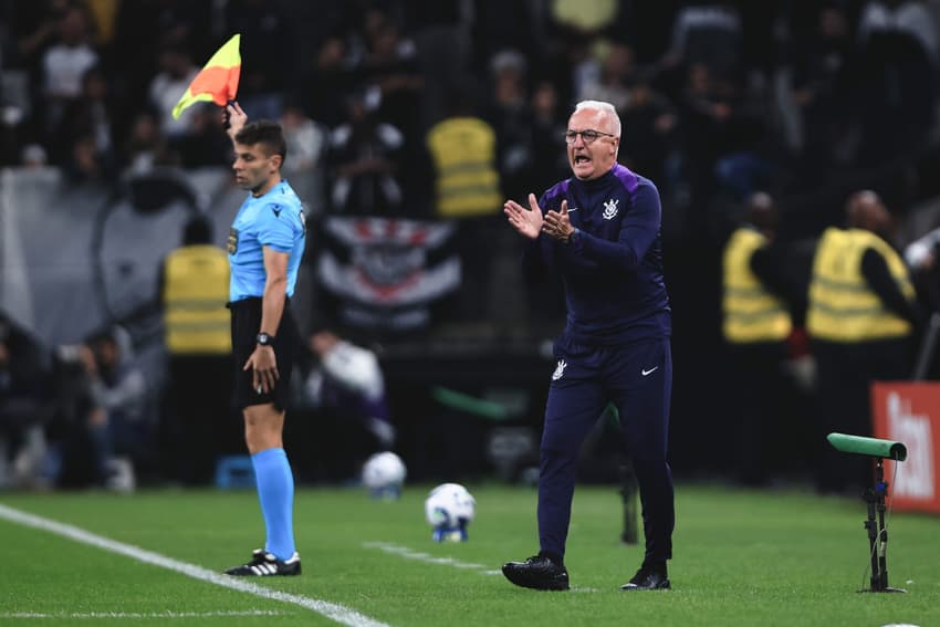 Dorival Júnior, técnico do Corinthians (Foto: Ettore Chiereguini/AGIF)
