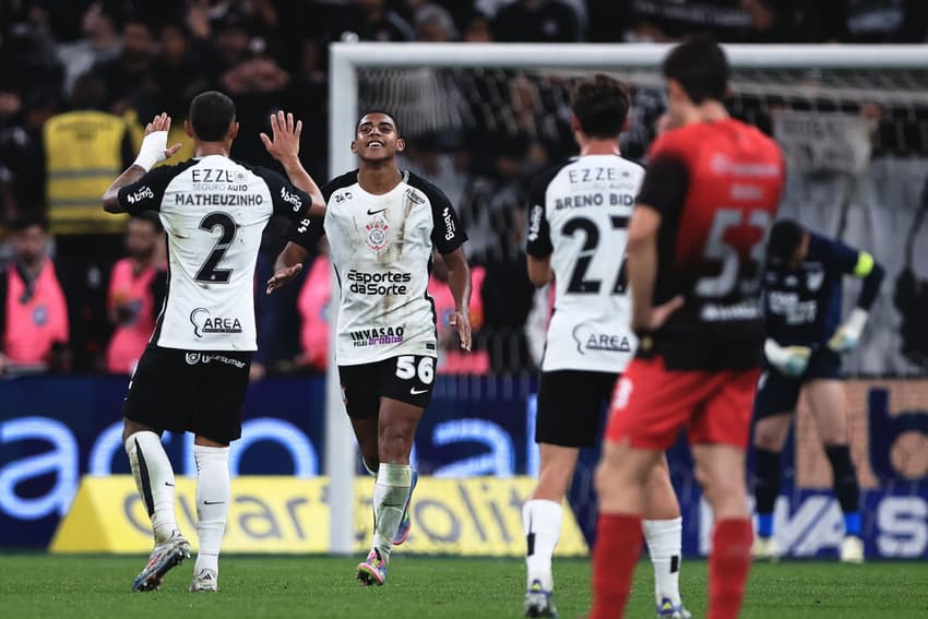 Corinthians venceu o Athletico por 2 a 0 (Foto: Ettore Chiereguini/AGIF)