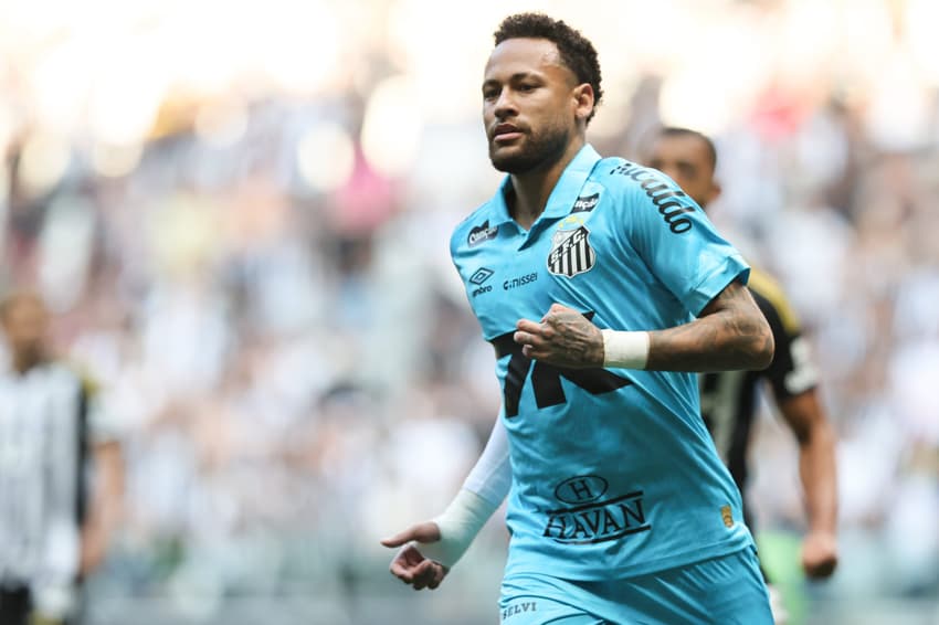 Neymar foi titular no duelo entre o Santos e o Atlético-MG. (Foto: Gilson Lobo/AGIF)
