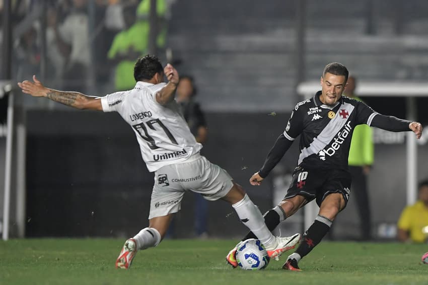 Coutinho em Vasco x Ceará (Foto: Thiago Ribeiro/AGIF)