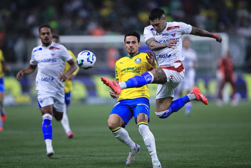 Palmeiras x Fortaleza estão se enfrentando pelo Brasileirão: (Foto:Ettore Chiereguini/AGIF)