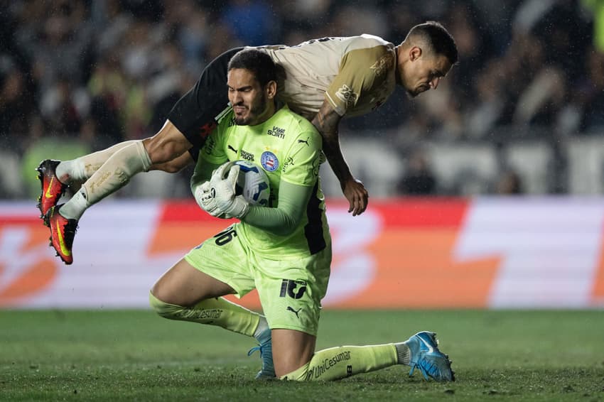Ronaldo em ação contra o Vasco (Foto: Jorge Rodrigues/AGIF)