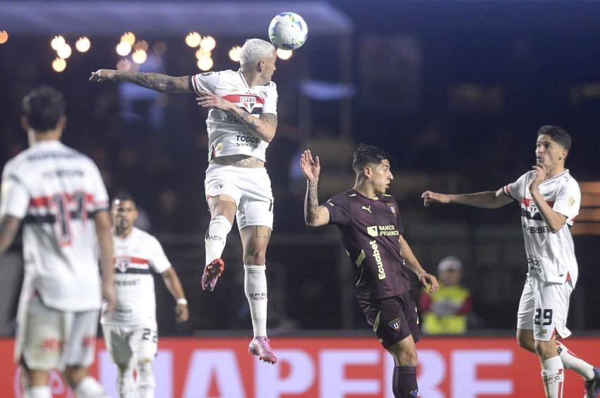 Luciano foi vaiado após a eliminação do São Paulo na Libertadores. (Foto: Alan Morici/AGIF)