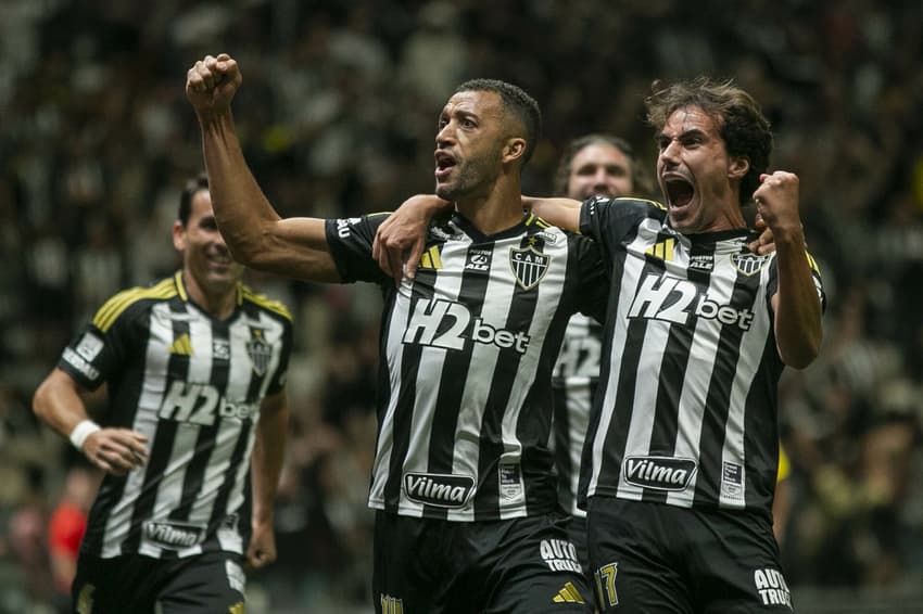 Atlético-MG comemora gol diante do Mirassol (Foto: Fernando Moreno/AGIF)