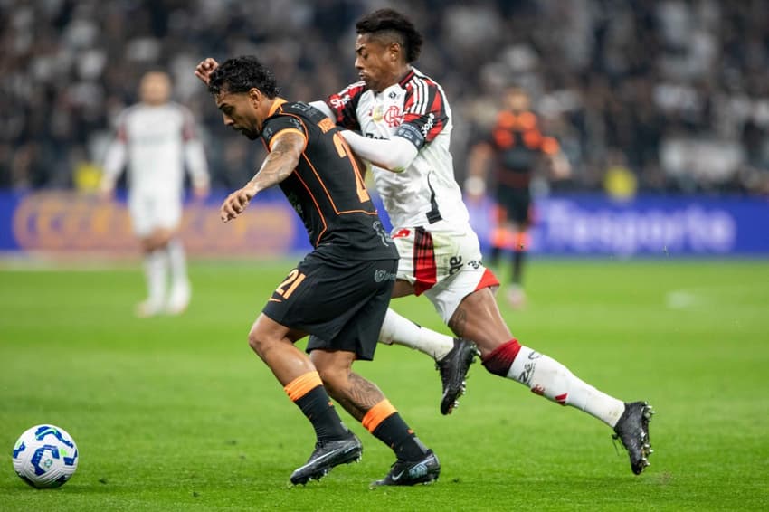 Corinthians recebe o Flamengo pelo Brasileirão (Foto: Joisel Amaral/AGIF)