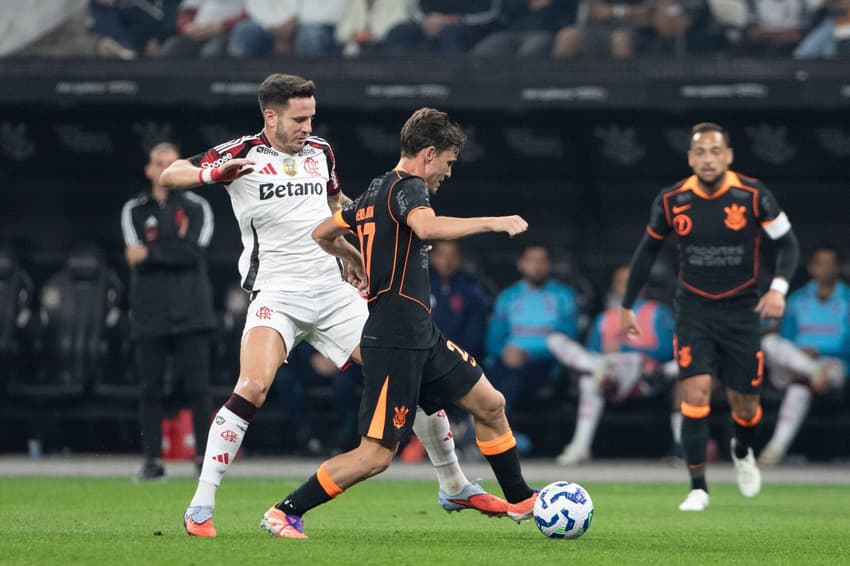 Corinthians e Flamengo empatam pelo Brasileirão