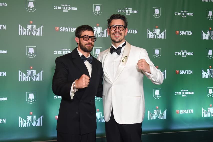 Chay Suede e João Vicente Castro estão no Spaten Fight Night (FOTO: Andy Santana Brazil News)