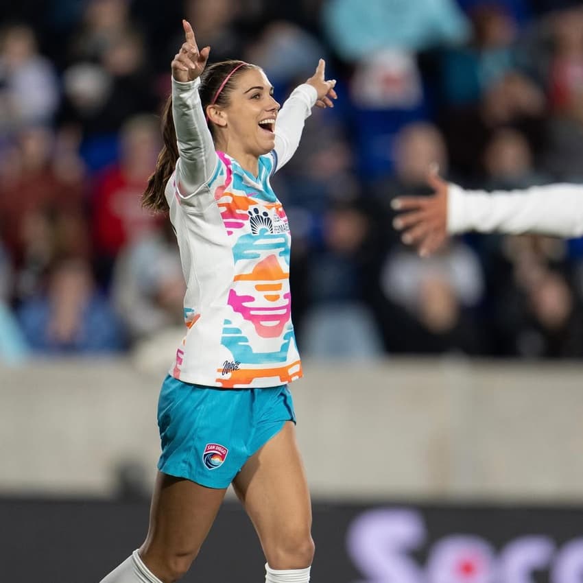 Alex Morgan comemora gol com San Diego Waves, time da NWSL que atuou antes de se aposentar