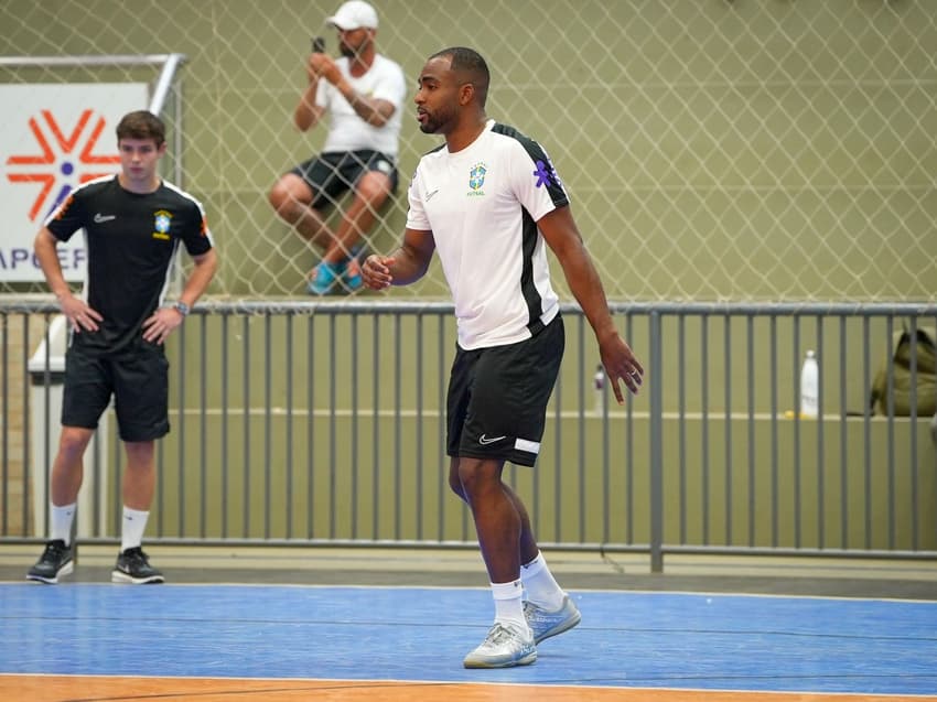 Arthur, ala da Seleção Brasileira de Futsal, em busca do bicaampeonato 