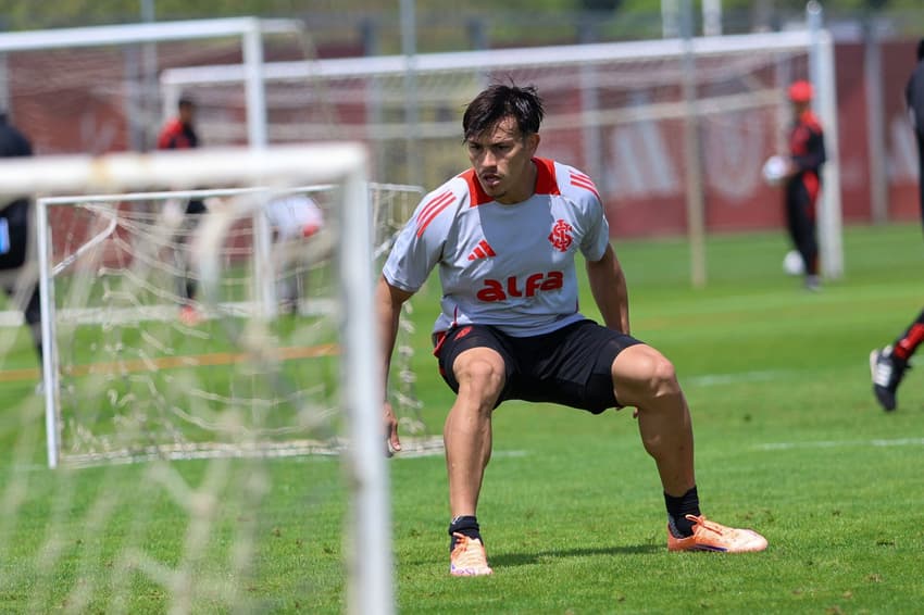 Bernabei, lateral-esquerdo do Internacional