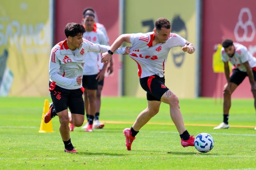 Bruno Gomes, lateral-direito do Internacional