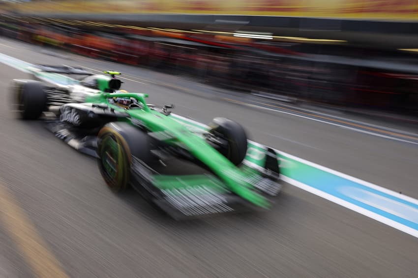 Bortoleto no GP de Azerbaijão (Foto: Anton Vaganov / POOL / AFP)