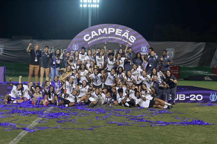 Botafogo comemora o título do Brasileirão Feminino Sub-20 (Foto: Thiago Ribeiro/Staff Images/CBF)