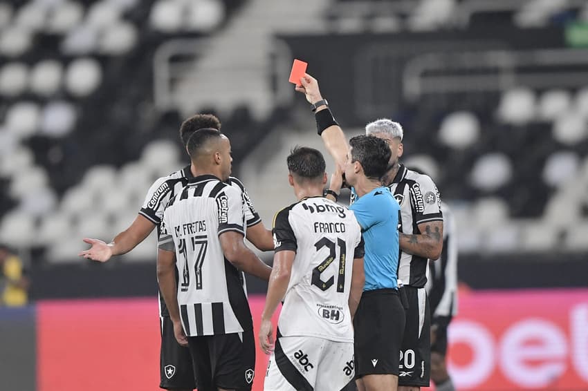 Botafogo x Atlético-MG pelo Brasileirão (Foto:Thiago Ribeiro/AGIF)