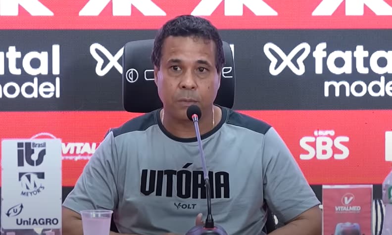 Técnico Rodrigo Chagas em entrevista coletiva após duelo contra o Atlético-MG (Foto: reprodução)
