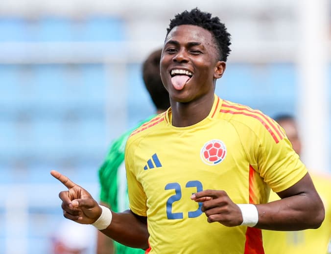 Atacante Néiser Villarreal, colombiano, do Cruzeiro (Foto: Reprodução X/Cruzeiro)