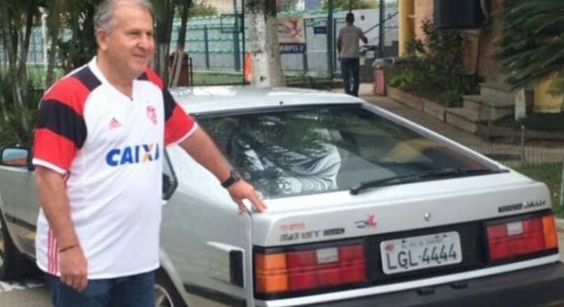 Zico com carro Miura