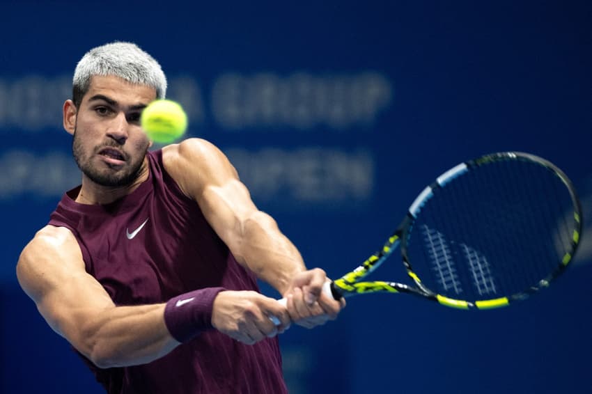 Carlos Alcaraz no ATP 500 de Tóquio (Foto: Philip FONG / AFP)