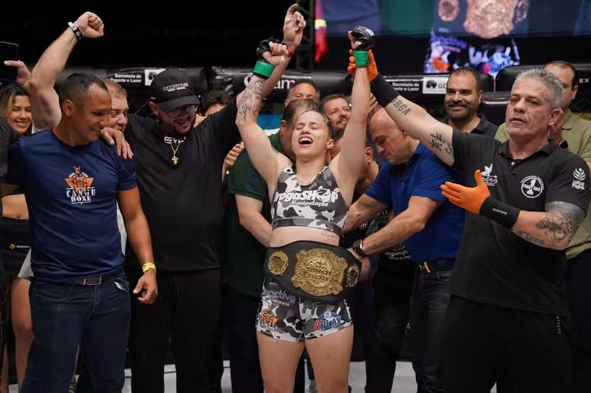 Carol Foro: campeã do Jungle Fight, brasileira conseguiu contrato com o UFC (Foto: Luiza Almeida)