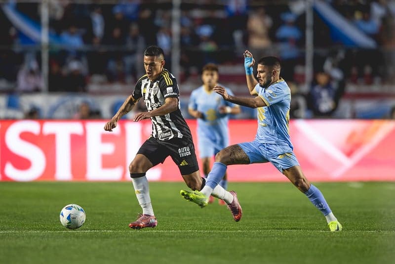 Cuello se lesionou em Atlético-MG x Bolívar (Foto: Foto: Pedro Souza / Atlético)