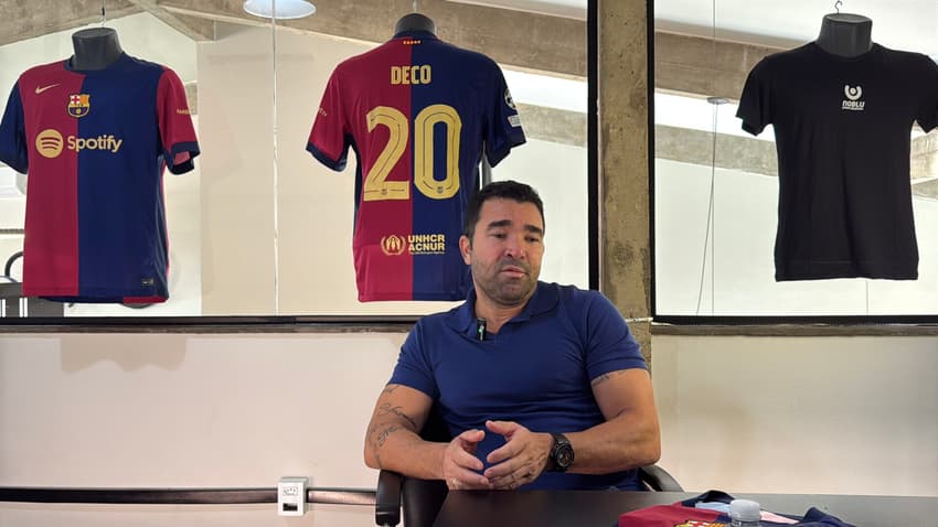 Deco explica passagem de Vitor Roque no Barcelona em entrevista ao Lance!