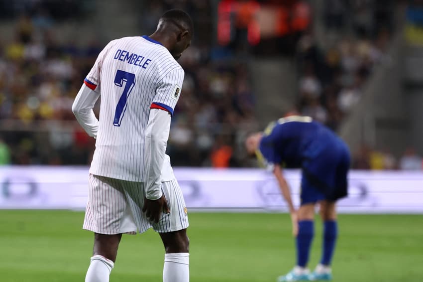 Dembélé sente lesão muscular na coxa direita em jogo entre França e Ucrânia, pelas Eliminatórias