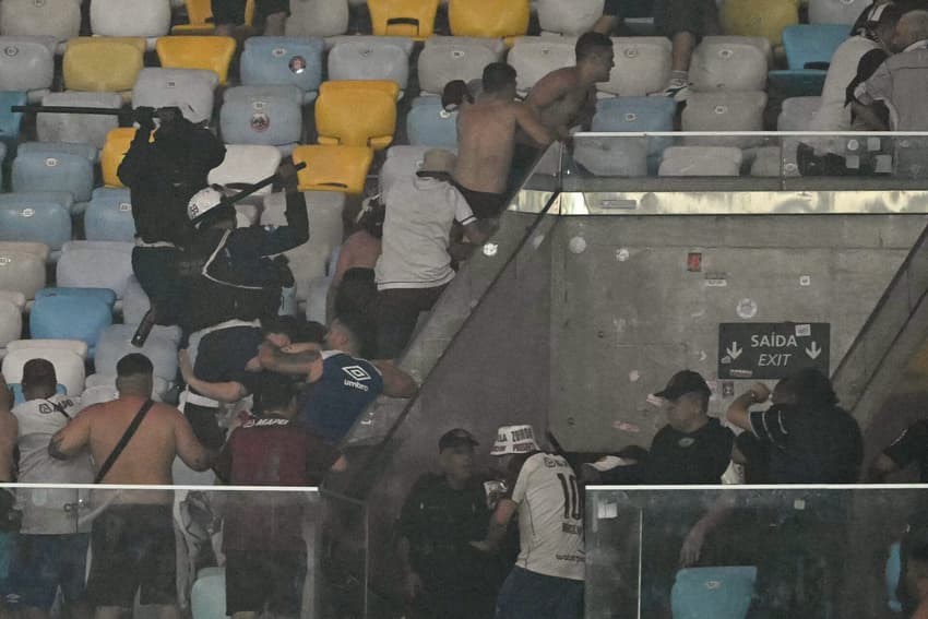 Confusão nas arquibancadas marcou Fluminense x Lanús