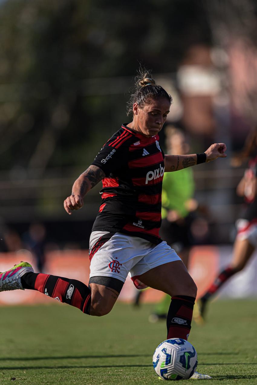 Gláucia eem campo pelo Flamengo no Brasileirão Feminino (Foto: Paula Reis/Flamengo)