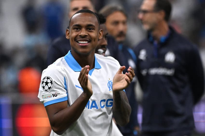 Igor Paixão na vitória do Marseille em cima do Ajax (Foto: Miguel Medina/AFP)
