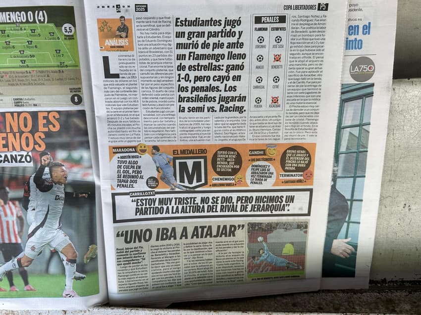 Jornal "Olé" sobre classificação do Flamengo (Foto: Lucas Bayer/Lance!)