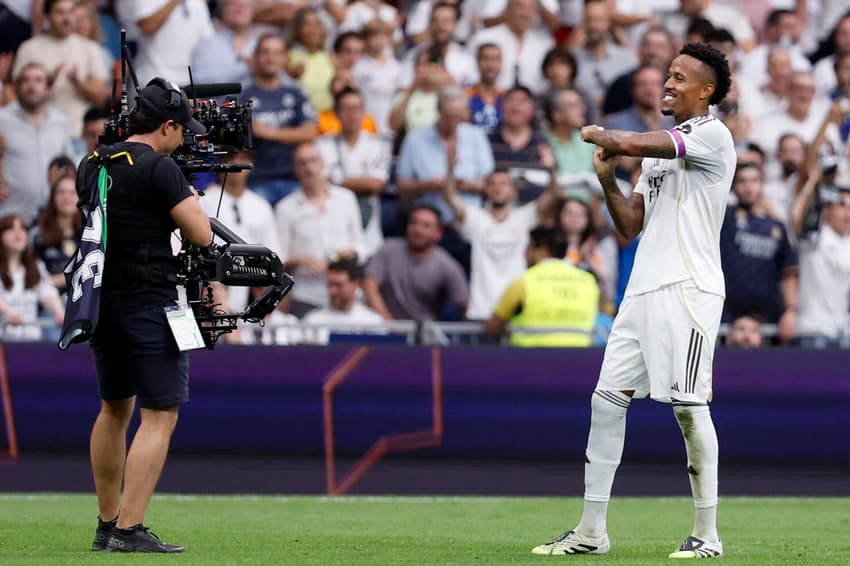 Militão comemorando o gol feito no duelo contra o Real Madrid e Espanyol (Foto: Oscar del Pozo/AFP)