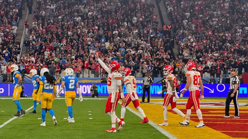 Patrick-Mahomes-NFL-Chargers-Chiefs-Brasil
