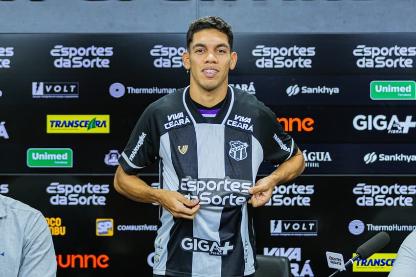 Paulo Baya foi emprestado ao Ceará (Foto: Felipe Santos/Ceará SC)