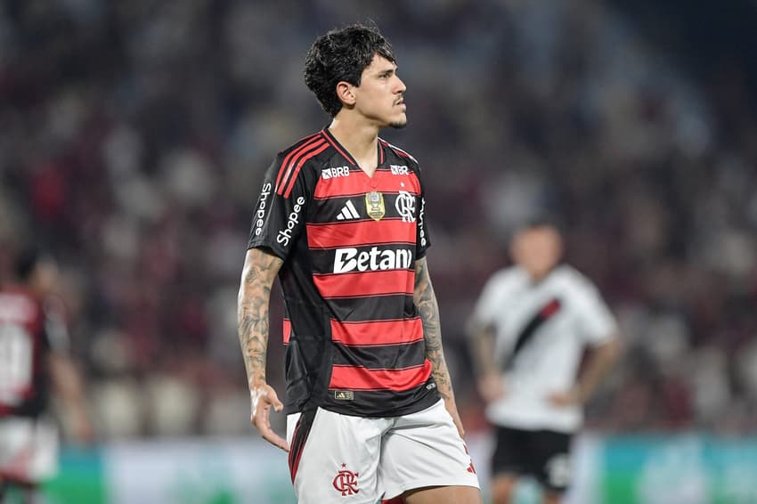 Pedro deve ser titular em Flamengo x Cruzeiro (Foto: Thiago Ribeiro/AGIF)