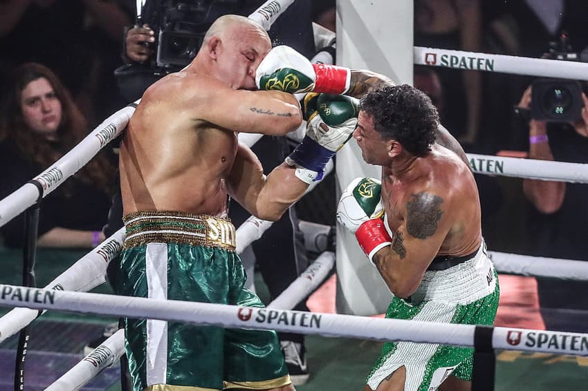 Popó Freitas e Wanderlei Silva em luta no Spaten Fight Night 2 (Foto: Gaspar Nóbrega/Inovafoto - IG:@gasparnobrega)