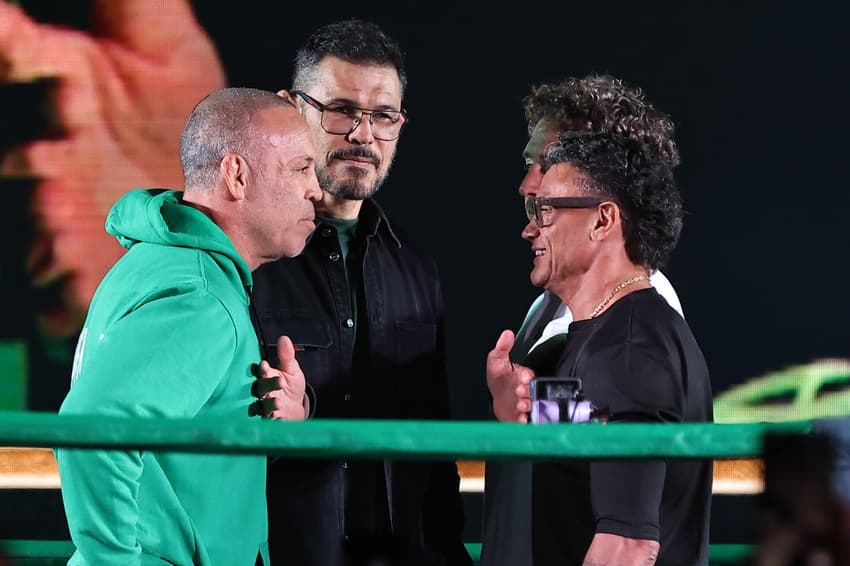 Popó e Wanderlei SIlva se encaram antes da luta (Foto: William Lucas/Inovafoto)