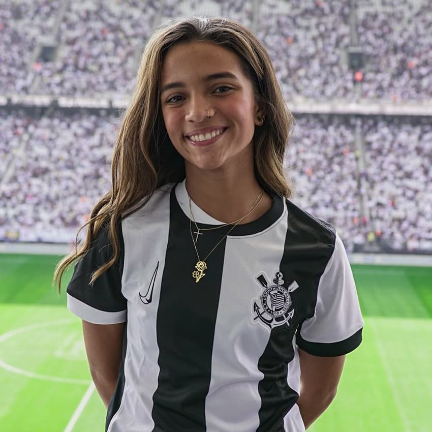Rayssa Leal na Neo Química Arena para acompanhar jogo do Corinthians (Foto: Reprodução/Corinthians)