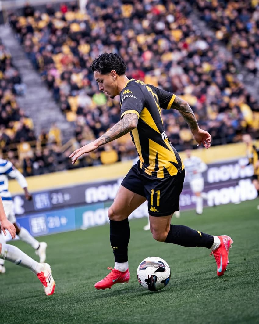 Kike Saverio, novo jogador do Vitória, em ação pelo Aris, da Grécia (Foto: reprodução / redes sociais)