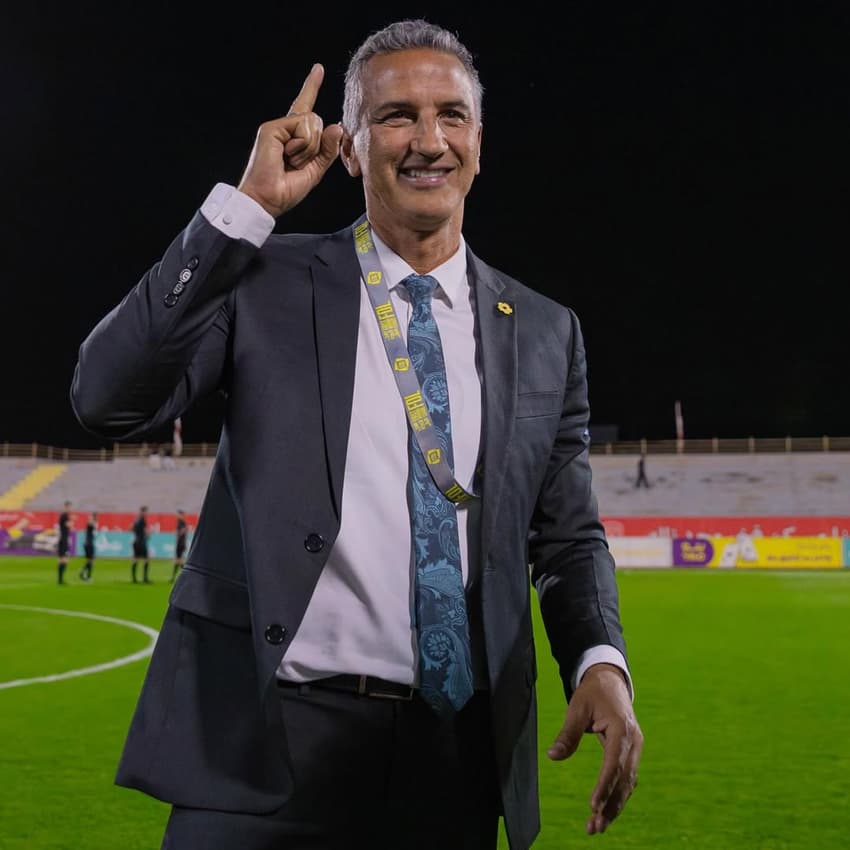 Péricles Chamusca comemora acesso do Neom à primeira divisão (Foto: reprodução / redes sociais)