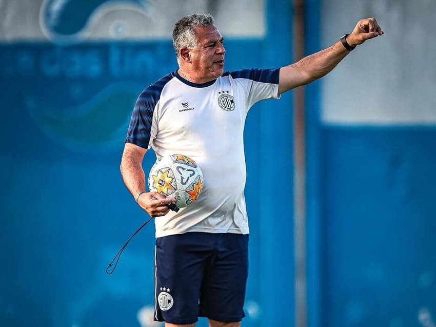Luizinho Vieira, técnico do Confiança (Foto: Luiz Neto)