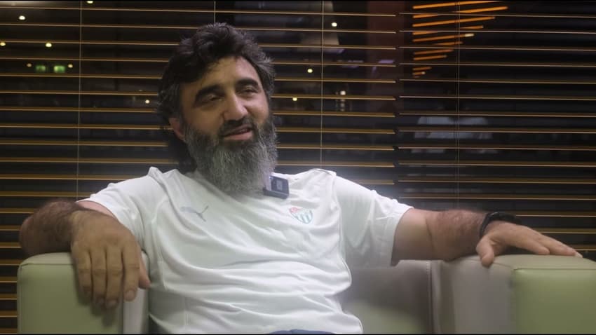 Sukhrab Magomedov, técnico de Magomed Ankalaev (Foto: Reprodução / Redes sociais)