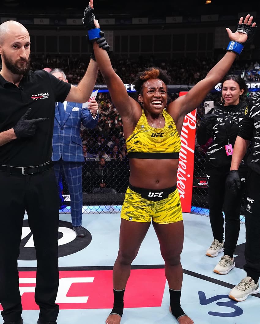Burguesinha em ação no UFC (Foto: Reprodução Instagram Alexia Thainara)