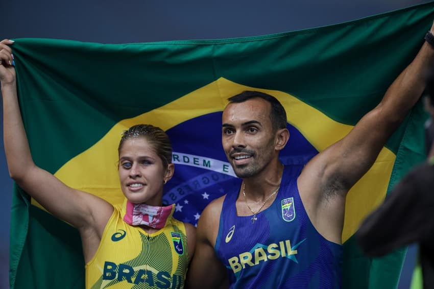 Thalita Simplício e seu guia, Felipe Veloso, conquistam o tetracampeonato mundial (Foto: Cris Mattos / CPB)