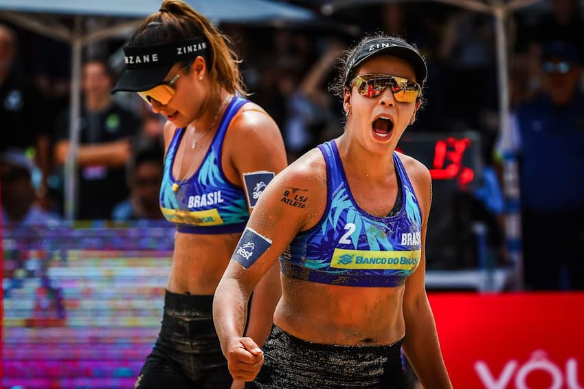 Thamela e Victoria celebram vaga na final do Elite 16 do Rio de Janeiro (Foto: Divulgação / Volleyball World)