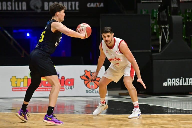 Unión e Brusque no torneio de abertura do NBB (Foto: NBB)
