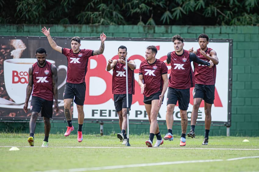 Jogadores do Vitória treinam no Barradão (Foto: Victor Ferreira / EC Vitória)