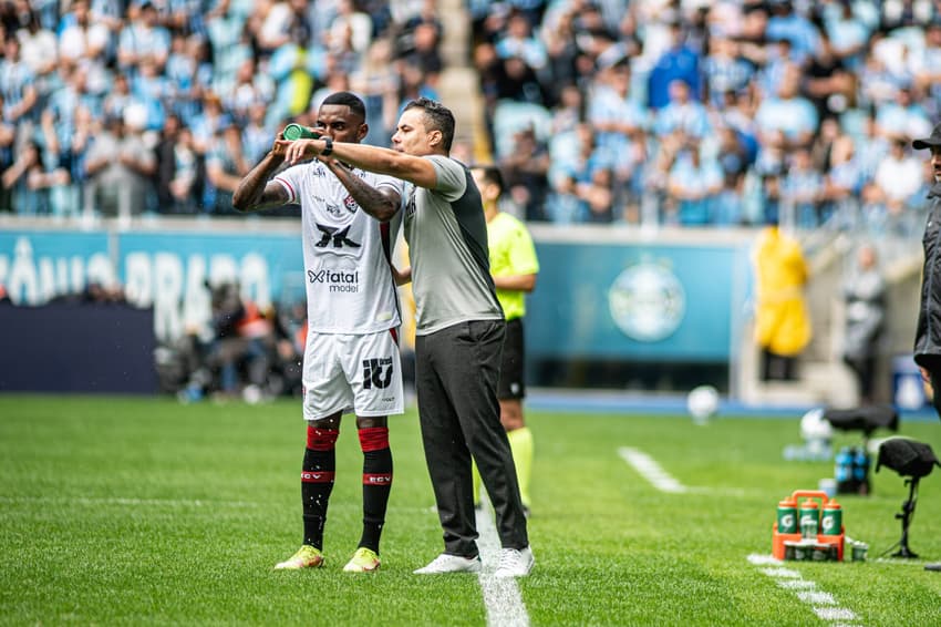 Jair Ventura estreia com derrota contra o Grêmio (Foto: Victor Ferreira / EC Vitória)
